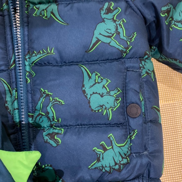 Carters snowsuit - Picture 6 of 8